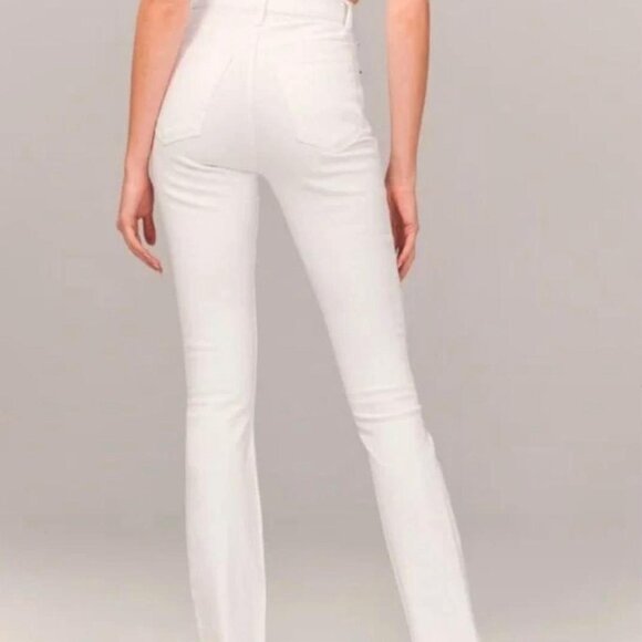 Abercrombie and Fitch white jeans  Ultra High Rise 90s Slim Straight Jean - Picture 2 of 6